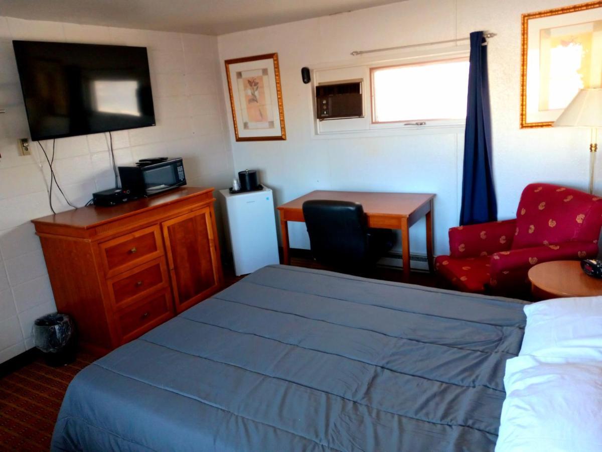 Chalet Inn Motel Dryden Eksteriør billede