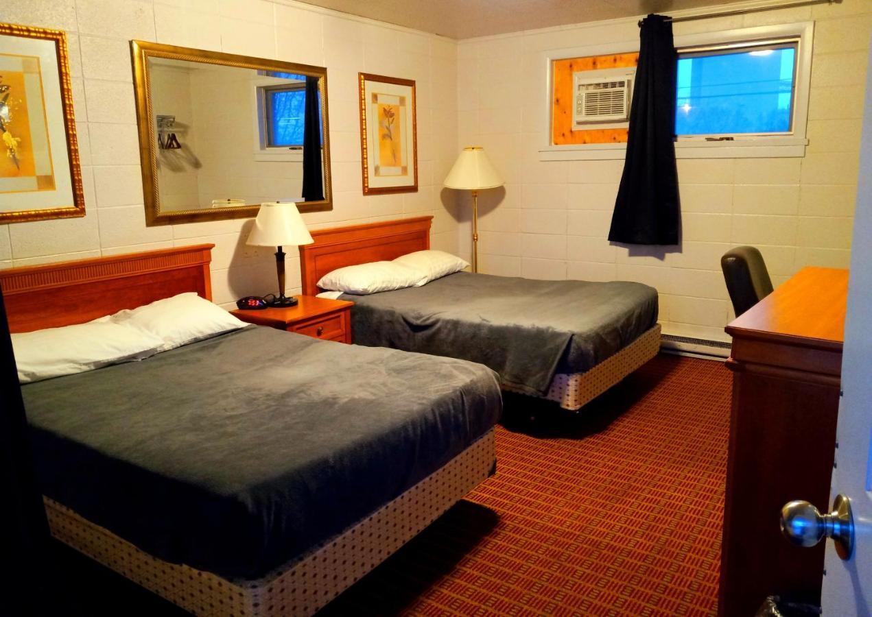 Chalet Inn Motel Dryden Eksteriør billede
